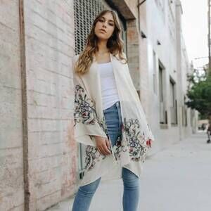 NEW LETO embroidered floral kimono in cream